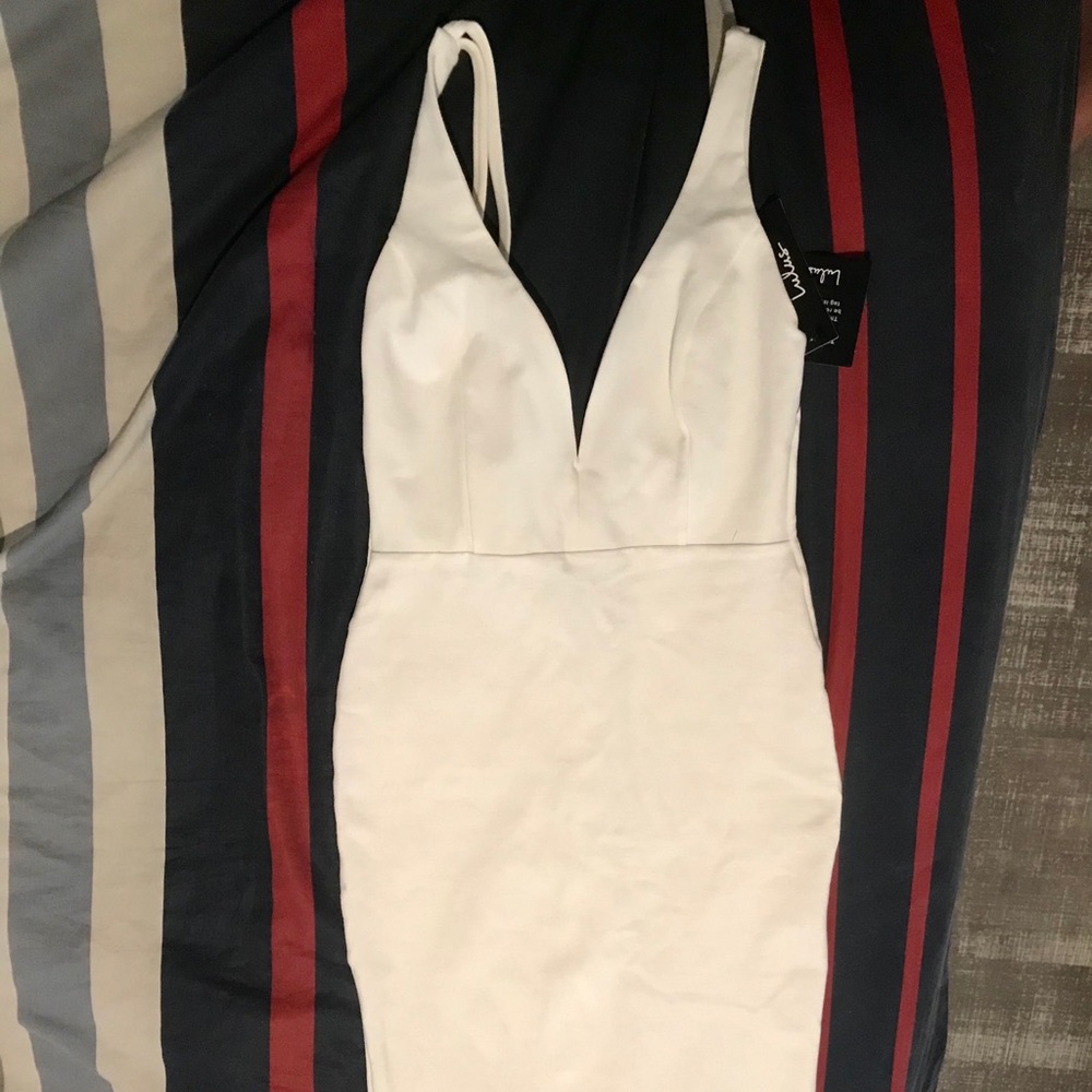 NWT Lulu’s White Bodycon Midi Dress